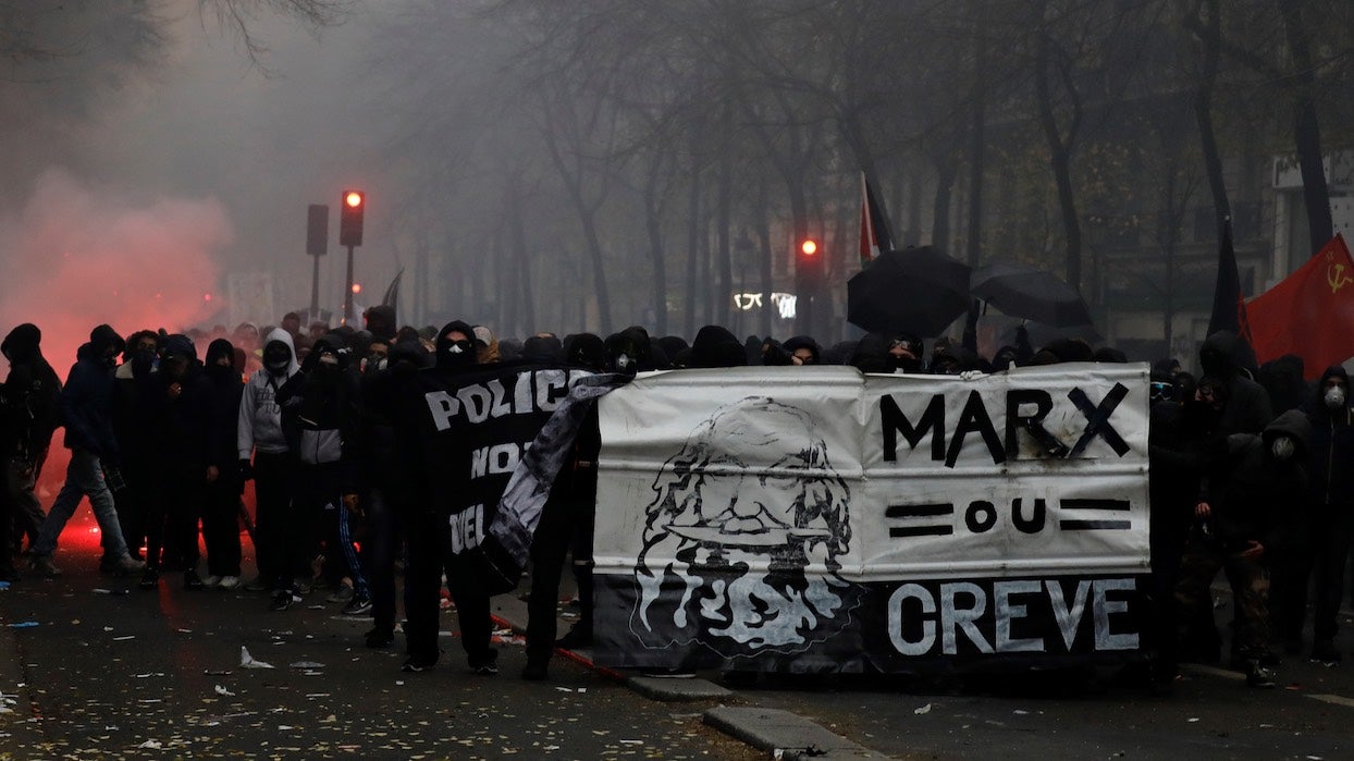 Black Bloc = Extrême gauche  Marxoucreve