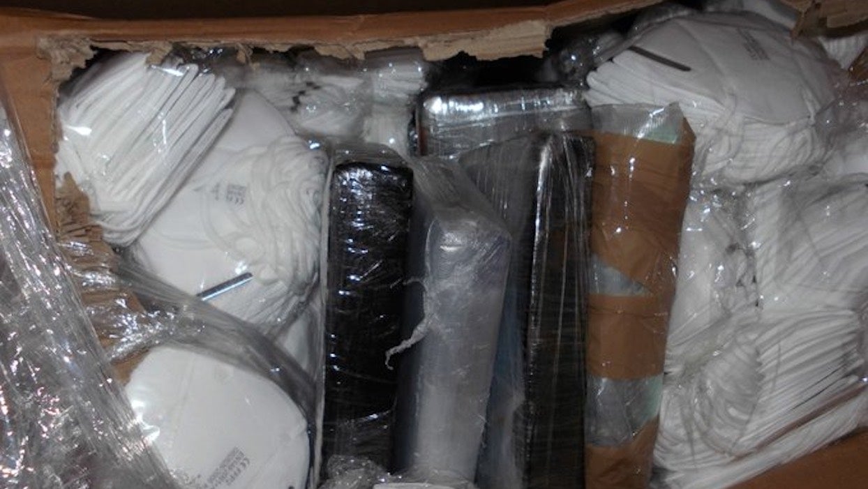 Plus d'un million d'euros de cocaïne cachée dans une livraison de masques