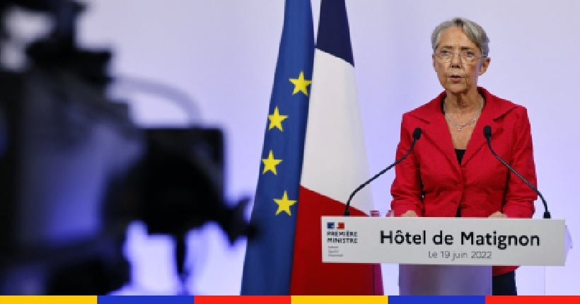 Élisabeth Borne a remis sa démission à Macron, qui l’a refusée "afin que le gouvernement reste à la tâche"
